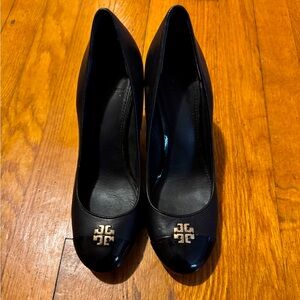 Tory Burch black patent leather tip wedge